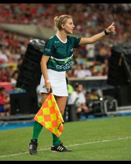فرناندا کلمبو داور زیبایی زن در بازی های فوتبال جام های اروپا